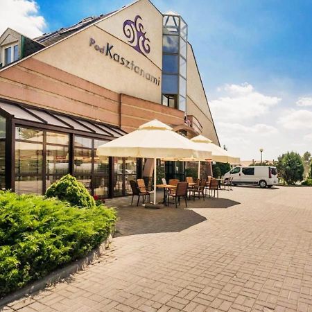 Hotel Pod Kasztanami Lublin Bagian luar foto